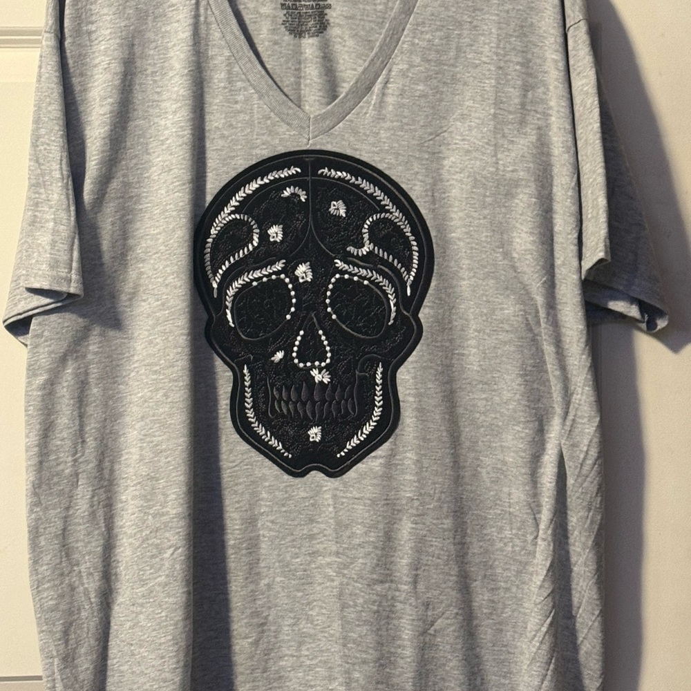 Black Skull Hanes Heather Gray V-Neck Size 2XL - Picture 6 of 6